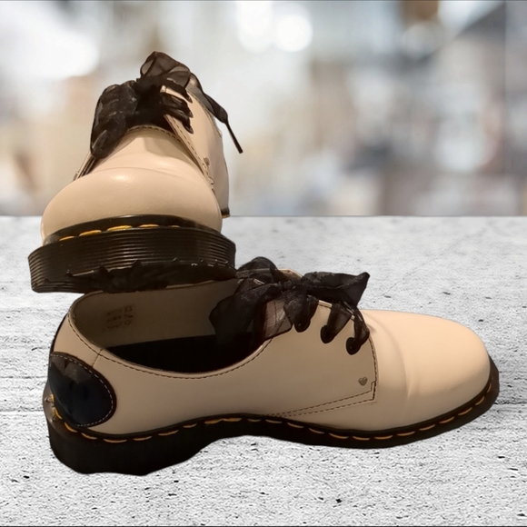 Dr. Martens 1461 HEARTS shoes size 8 US EU 39 🎉host pick🎉 - Picture 4 of 13